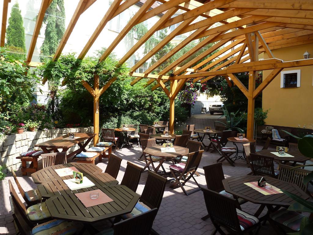 Penzion Holiday Mariánské Lázně Екстериор снимка